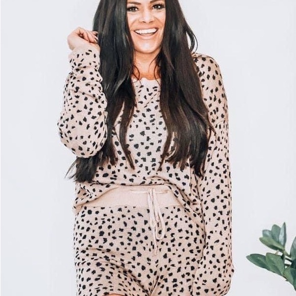 Jaylen Two-Piece Leopard Print Set 🐆 - Picture 5 of 9